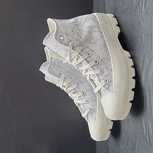 Converse High Top Brand new.